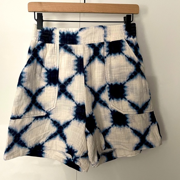 Massimo Dutti Pants - SZ 4 Massimo Dutti Ikat Linen Shorts!